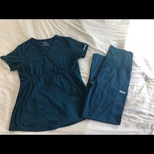 Maternity scrub set